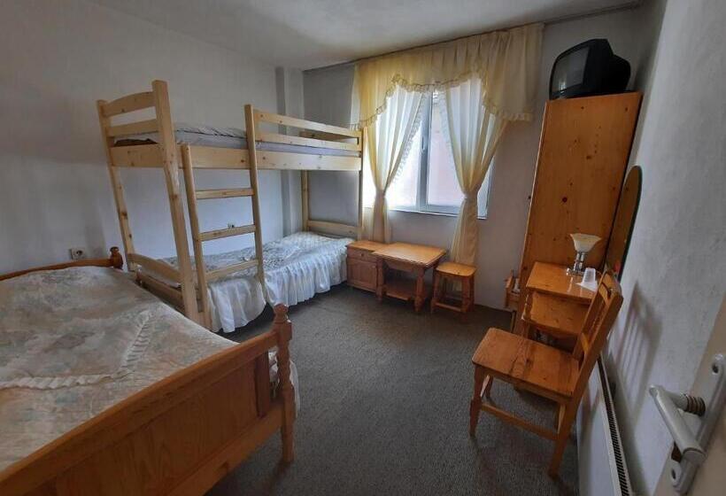 Люкс 2 Спальни, Guest House Zodiac