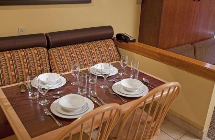 Номер Стандарт в Мансарде, Mountain Side Hotel Whistler By Executive