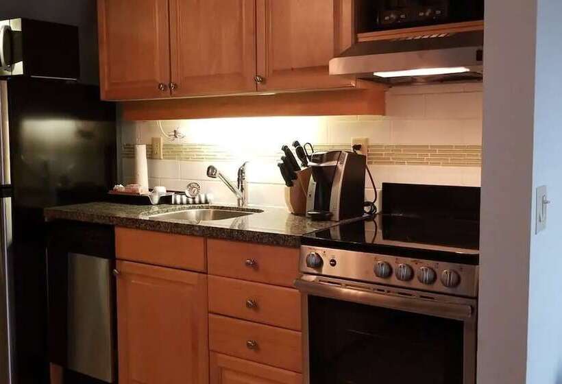 Студия Стандарт, Mountain Side Hotel Whistler By Executive