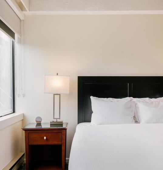 Студия Стандарт, Mountain Side Hotel Whistler By Executive