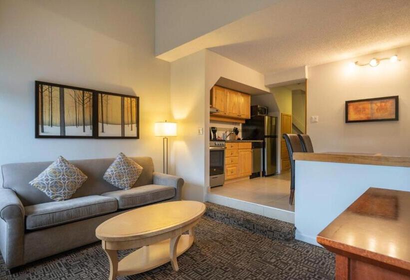 Номер Стандарт в Мансарде, Mountain Side Hotel Whistler By Executive