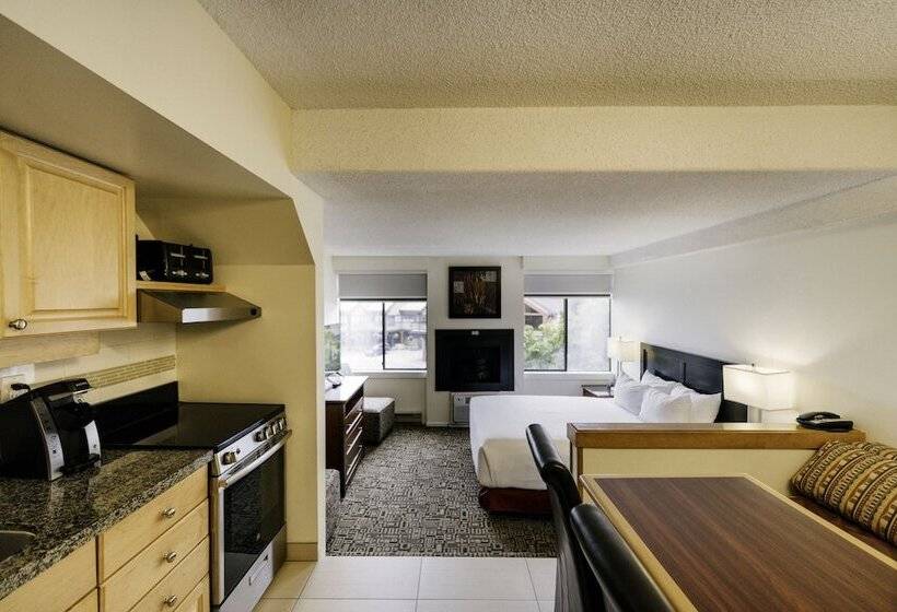 Студия Стандарт, Mountain Side Hotel Whistler By Executive