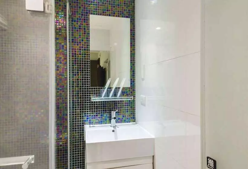 اتاق استاندارد سه نفره, Shihlin Metro Home