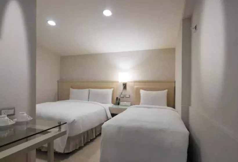 اتاق استاندارد سه نفره, Shihlin Metro Home