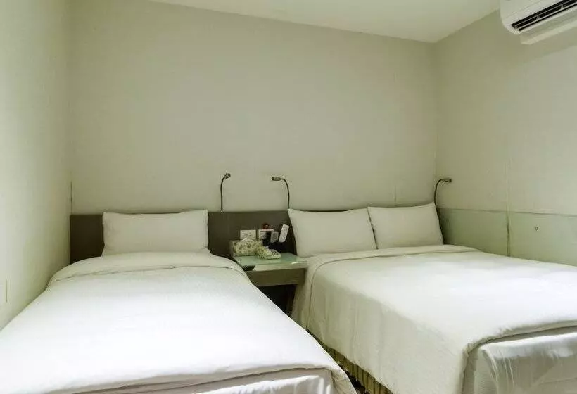 اتاق استاندارد سه نفره, Shihlin Metro Home