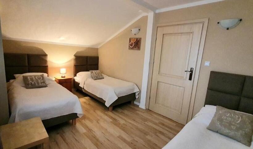 إستديو عائلى, Zajazd Zaścianek