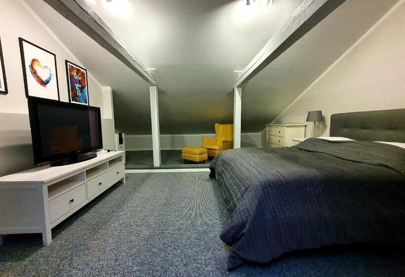 جناح, Zajazd Zaścianek