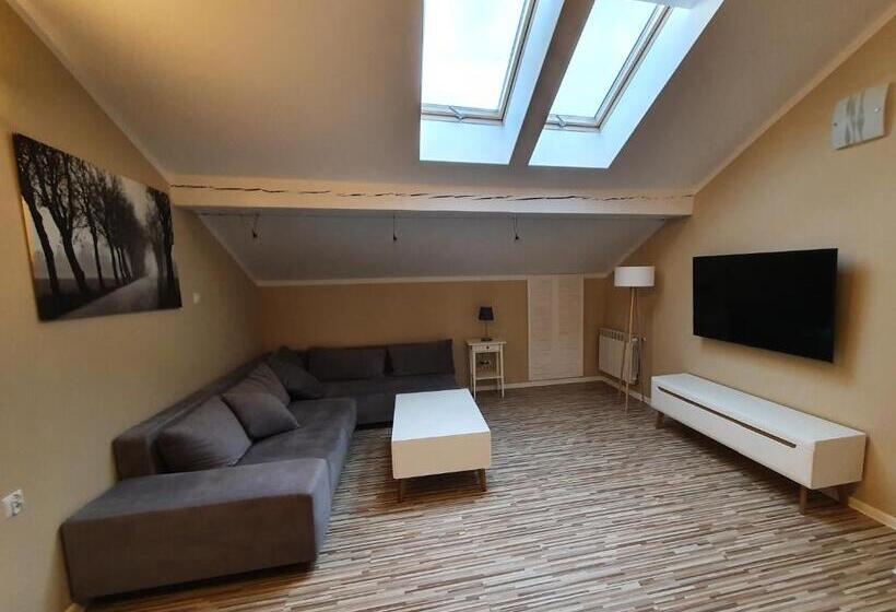 جناح, Zajazd Zaścianek