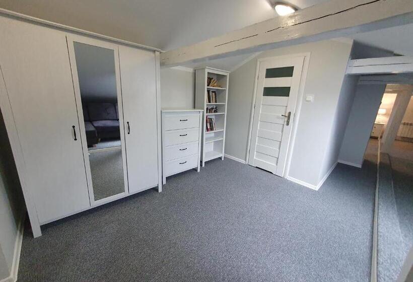 جناح, Zajazd Zaścianek