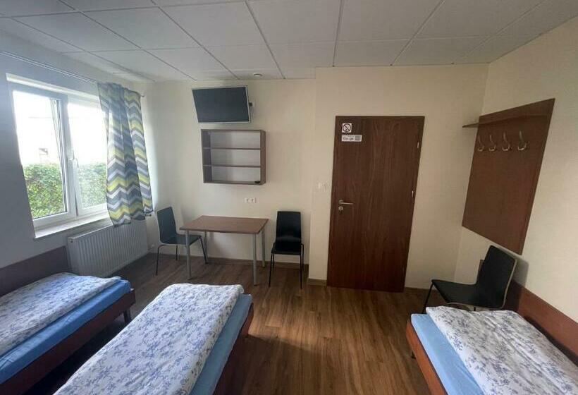 Трехместный Номер Стандарт Совместная Ванная, Anna Noclegi