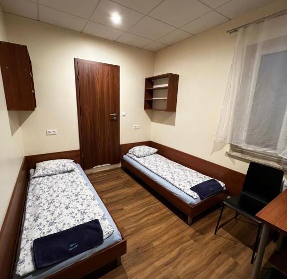 标准间, Anna Noclegi