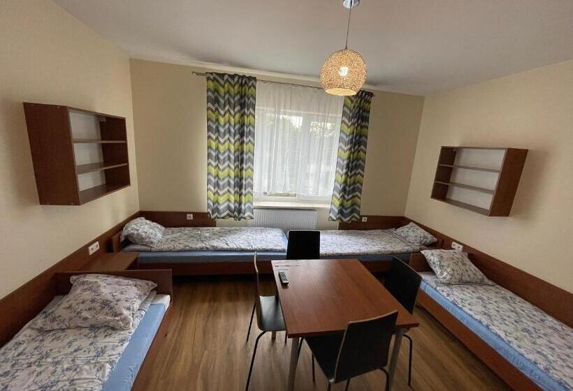 Номер Стандарт Четырехместный Совместный Санузел, Anna Noclegi