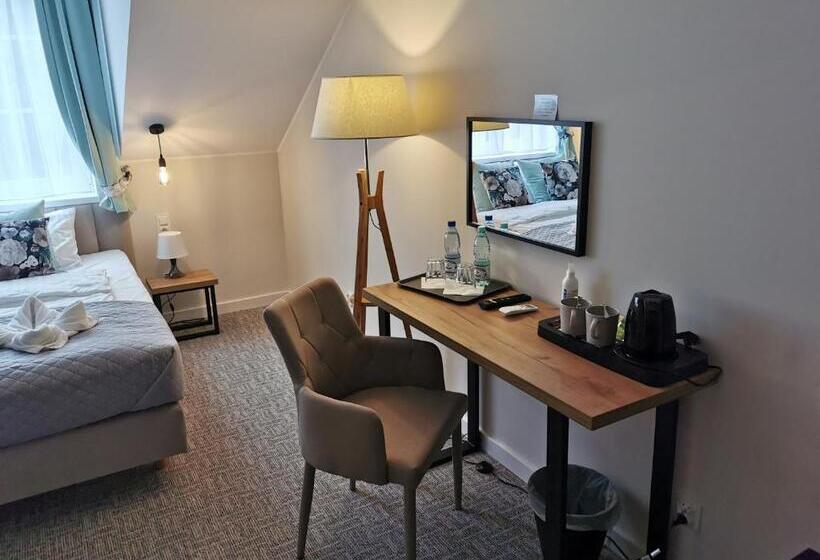 חדר סופריור, Branica No. 25