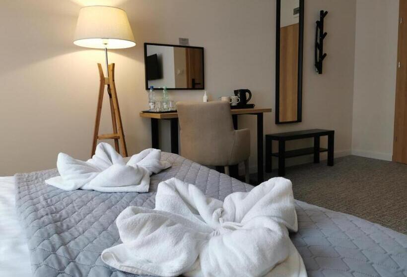 수피리어 룸, Branica No. 25