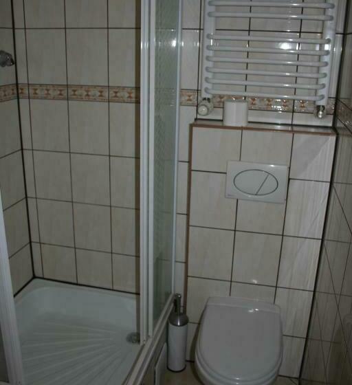 غرفة قياسية ثلاثية, Dom Wczasowy Krystyna