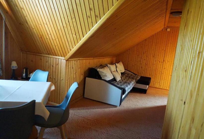 غرفة عائلية مطلّة علي الجبل, Dom Wczasowy Krystyna