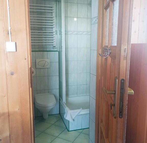 غرفة قياسية ثلاثية, Dom Wczasowy Krystyna