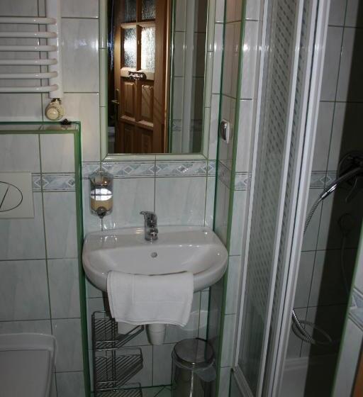 غرفة قياسية ثلاثية, Dom Wczasowy Krystyna