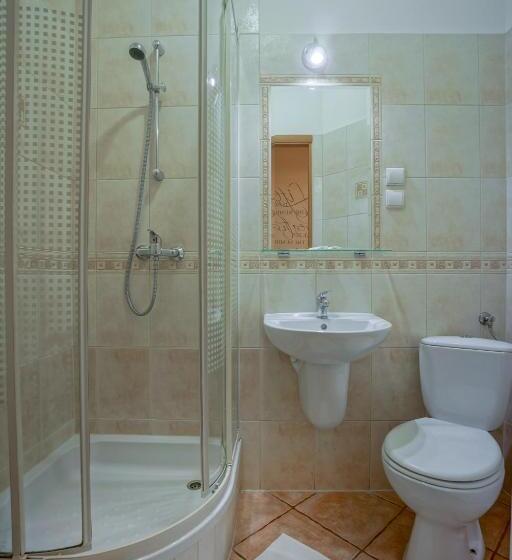 חדר בסיסי, Jawor