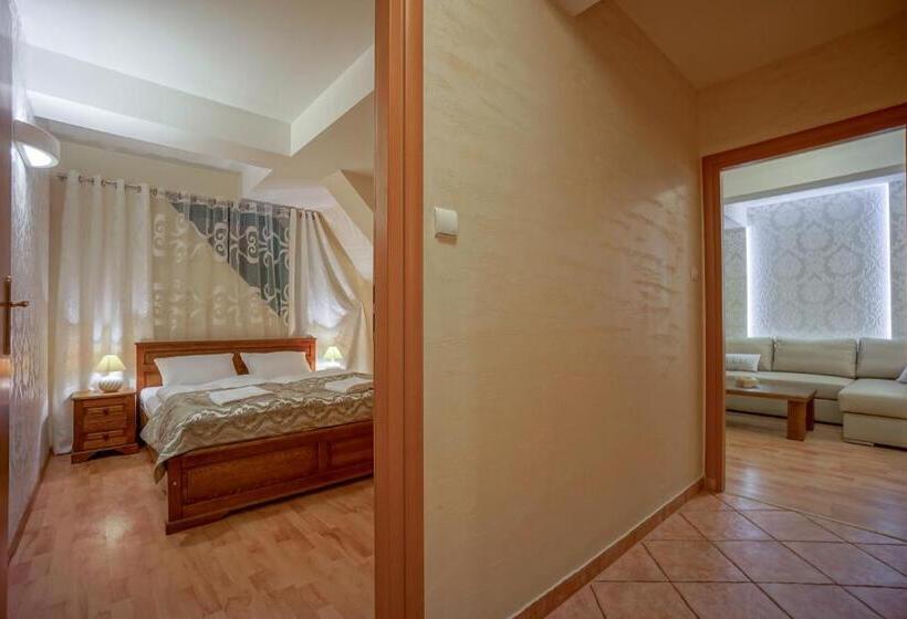 חדר סטודיו סטנדרד, Jawor