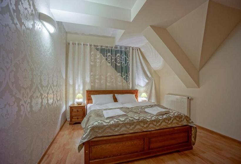 חדר סטודיו סטנדרד, Jawor