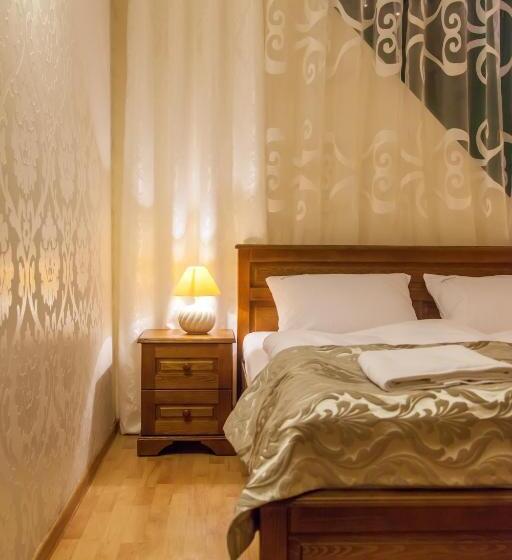 חדר סטודיו סטנדרד, Jawor