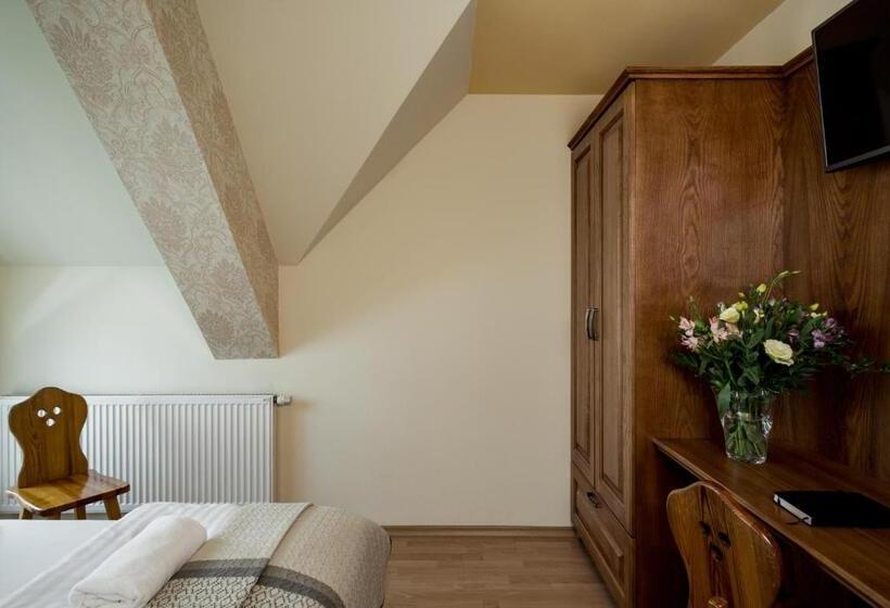 חדר סטודיו סטנדרד, Jawor