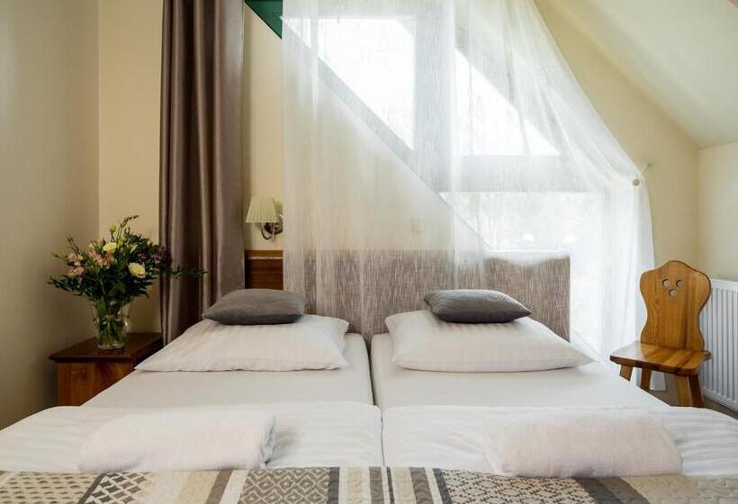 חדר סטודיו סטנדרד, Jawor