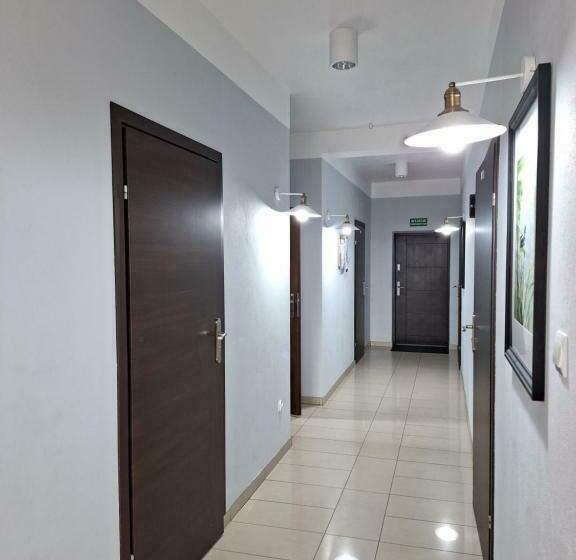 חדר סטנדרט לשלושה עם מרפסת, Omega Jantar