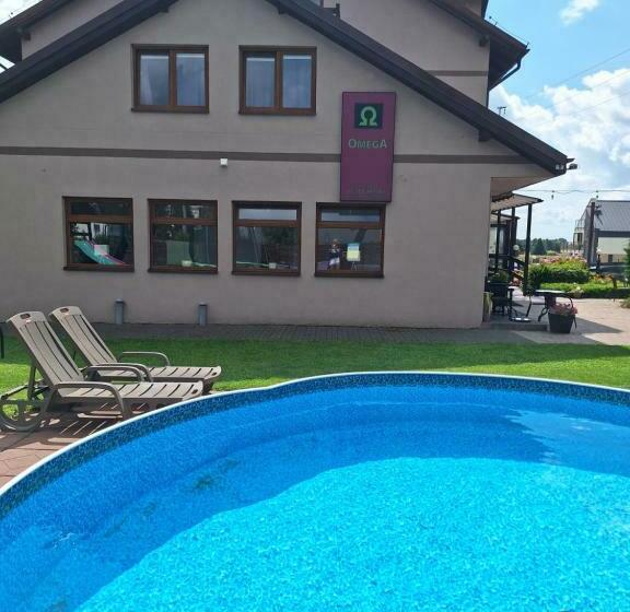 חדר סטנדרט לשלושה עם מרפסת, Omega Jantar