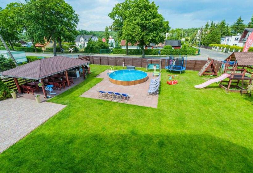 חדר סטנדרט לשלושה עם מרפסת, Omega Jantar