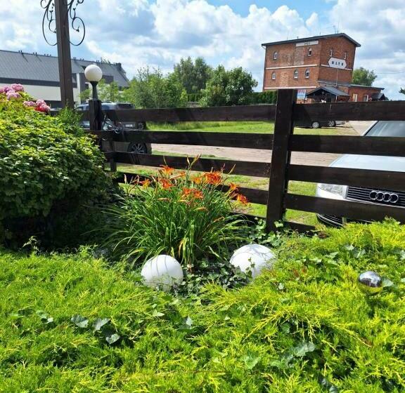 חדר סטנדרט לשלושה עם מרפסת, Omega Jantar