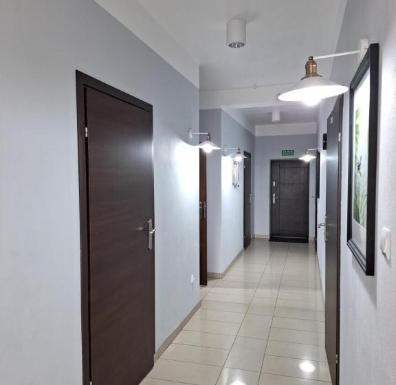 חדר לארבעה סטנדרטי עם מרפסת, Omega Jantar