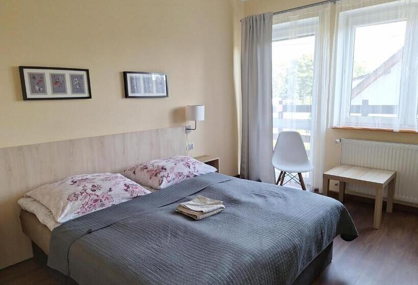 חדר סטנדרט לשלושה, Omega Jantar