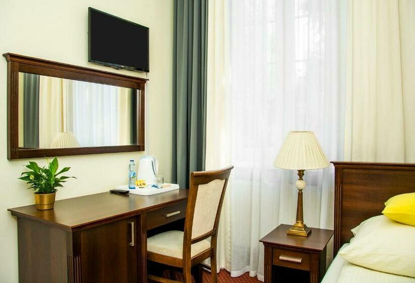 اتاق استاندارد یک نفره, Savoy