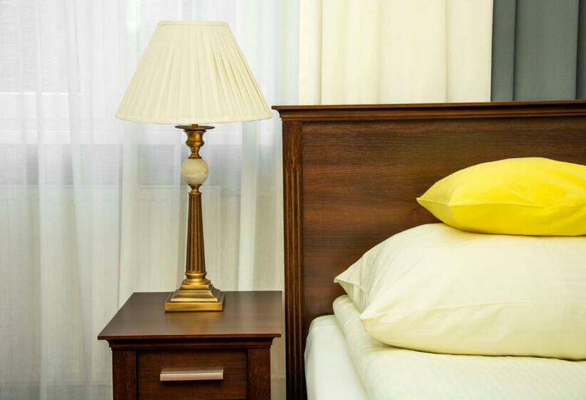 اتاق استاندارد یک نفره, Savoy