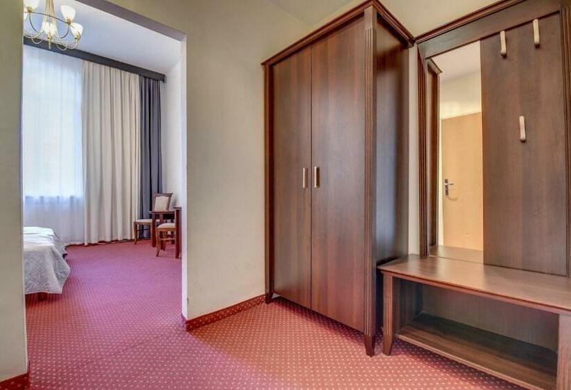 Номер Стандарт, Savoy