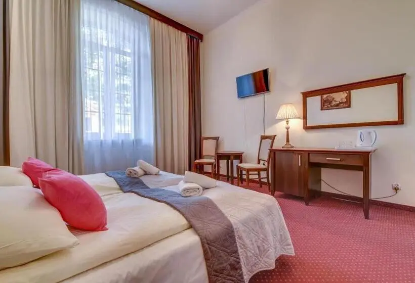 Camera Superiore, Savoy