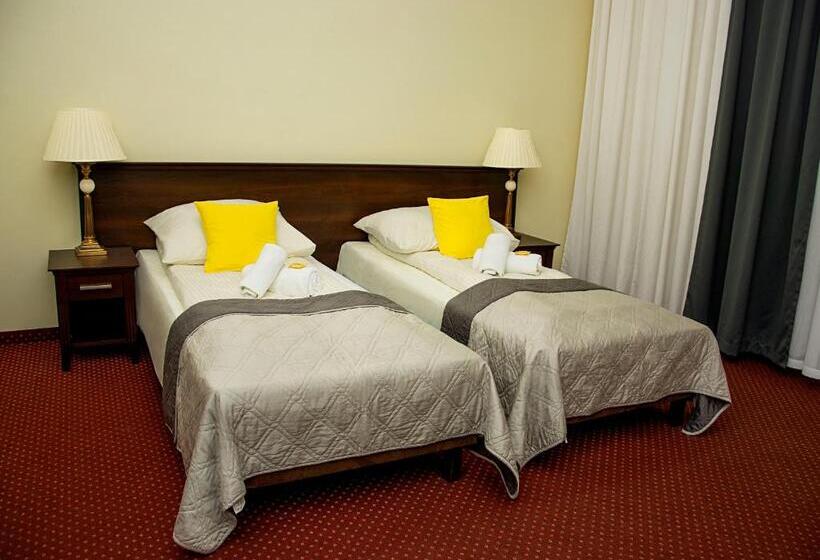 اتاق سوپریور, Savoy