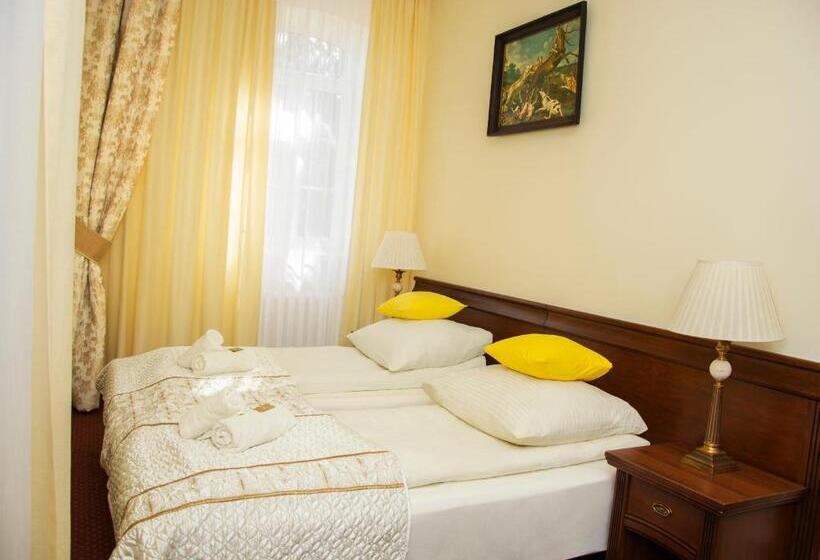 آپارتمان 1 خوابه, Savoy