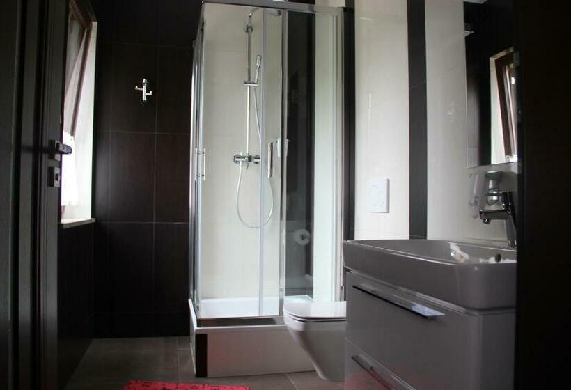 غرفة قياسية, Willa Olympia