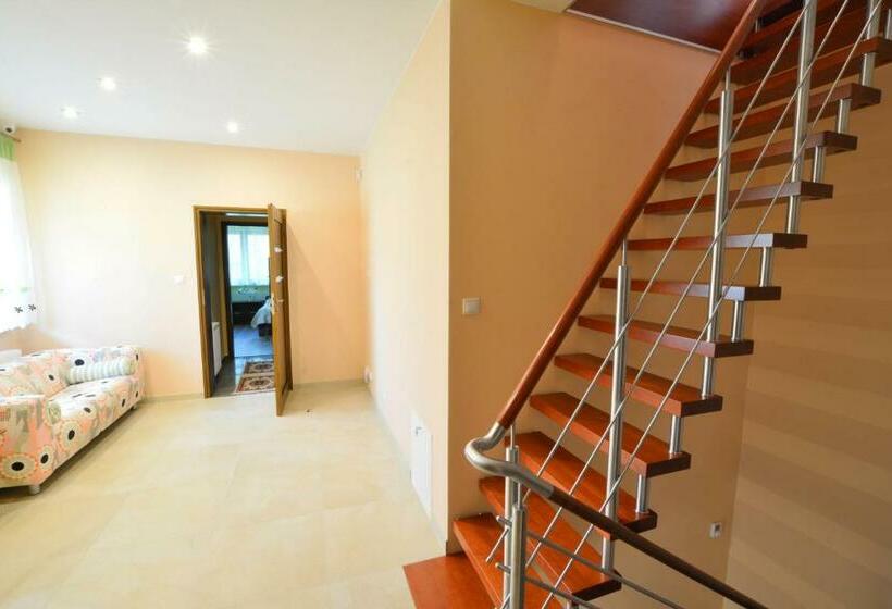 غرفة قياسية فردية, Willa Olympia