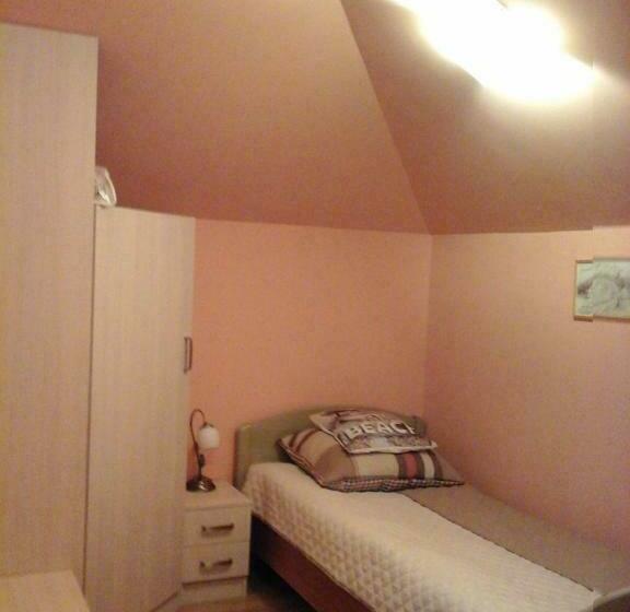 غرفة قياسية فردية, Willa Olympia