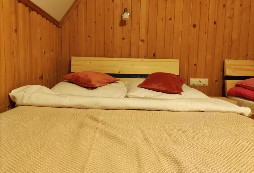 اتاق راحتی, Zakątek Pod Smrekami