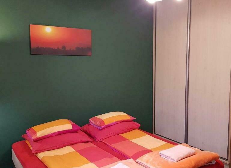 Estudio Estàndard, Euro