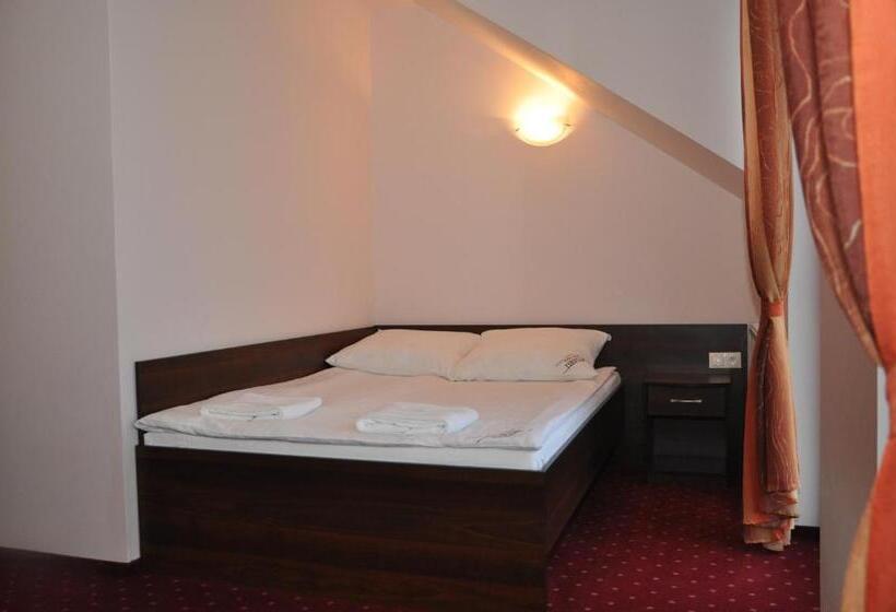 جناح, Gościniec Europejski