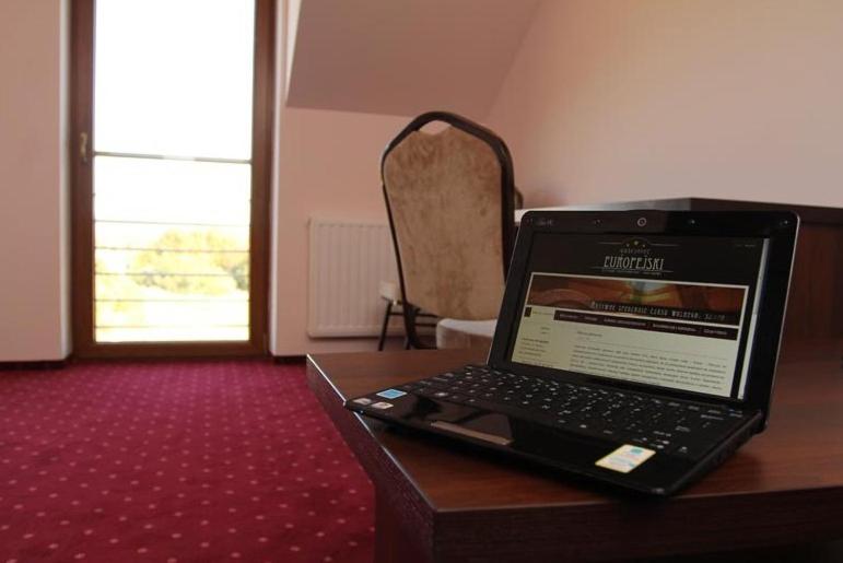 جناح, Gościniec Europejski