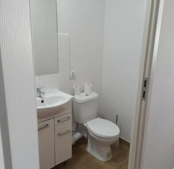 Standard-studio, Hostel Pałacyk