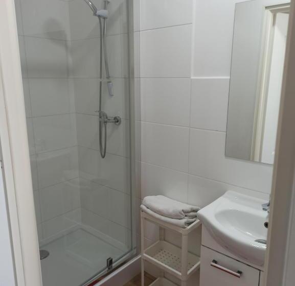 استودیوی استاندارد, Hostel Pałacyk