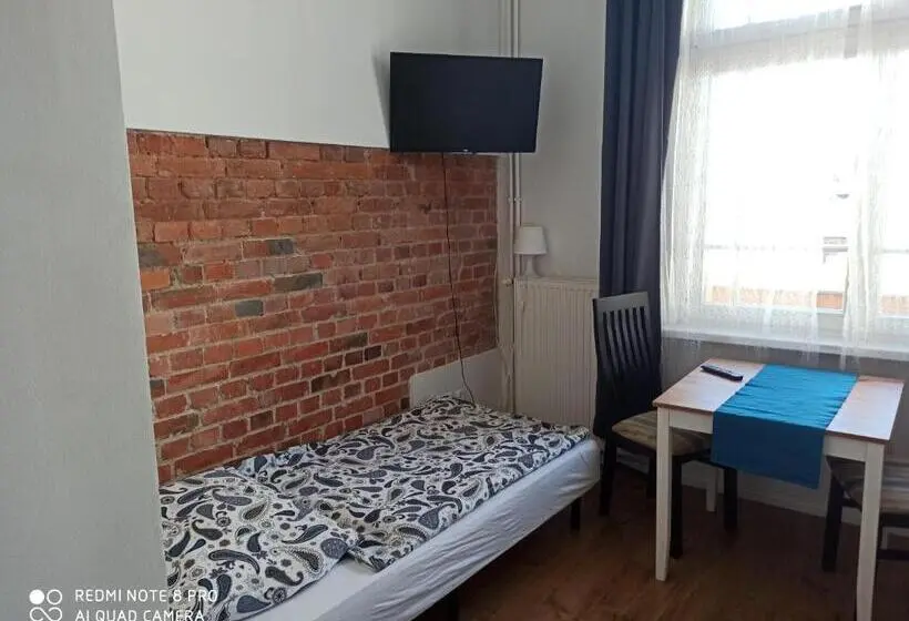 Standard-studio, Hostel Pałacyk